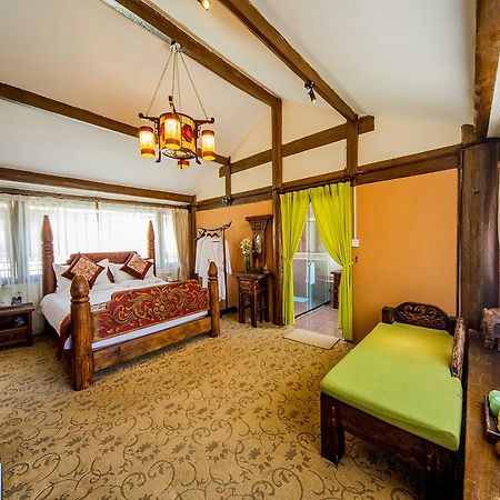 Old Tree Boutique Guesthouse Лицзян Экстерьер фото