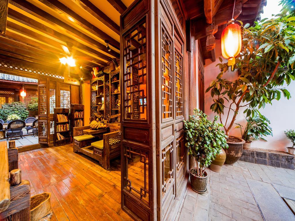 Old Tree Boutique Guesthouse Лицзян Экстерьер фото