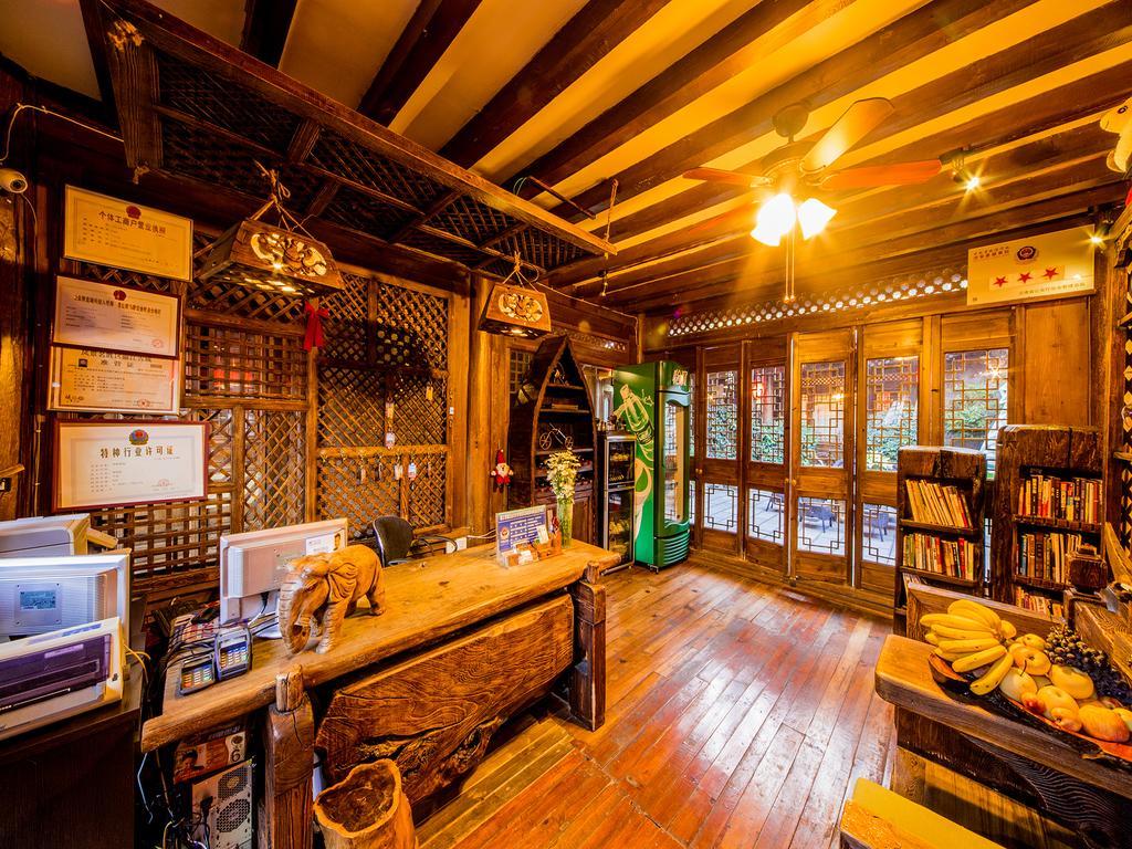 Old Tree Boutique Guesthouse Лицзян Экстерьер фото