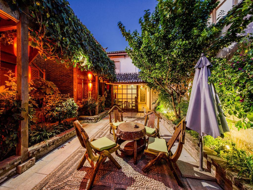 Old Tree Boutique Guesthouse Лицзян Экстерьер фото