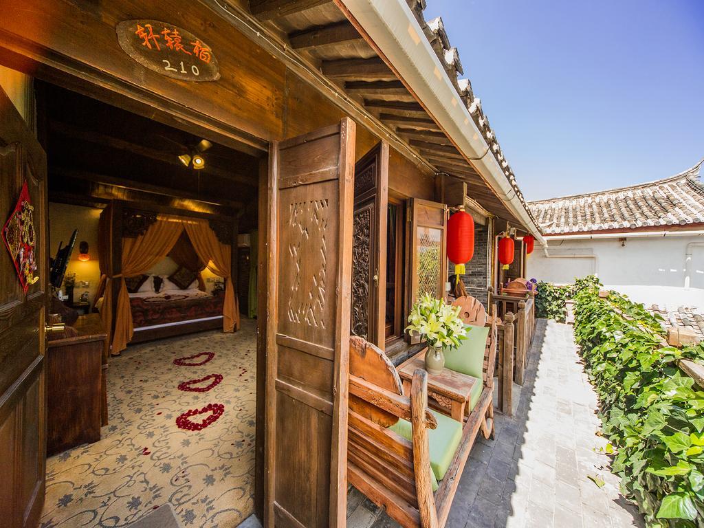 Old Tree Boutique Guesthouse Лицзян Экстерьер фото