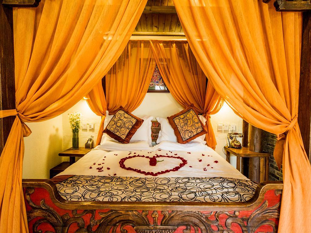 Old Tree Boutique Guesthouse Лицзян Экстерьер фото