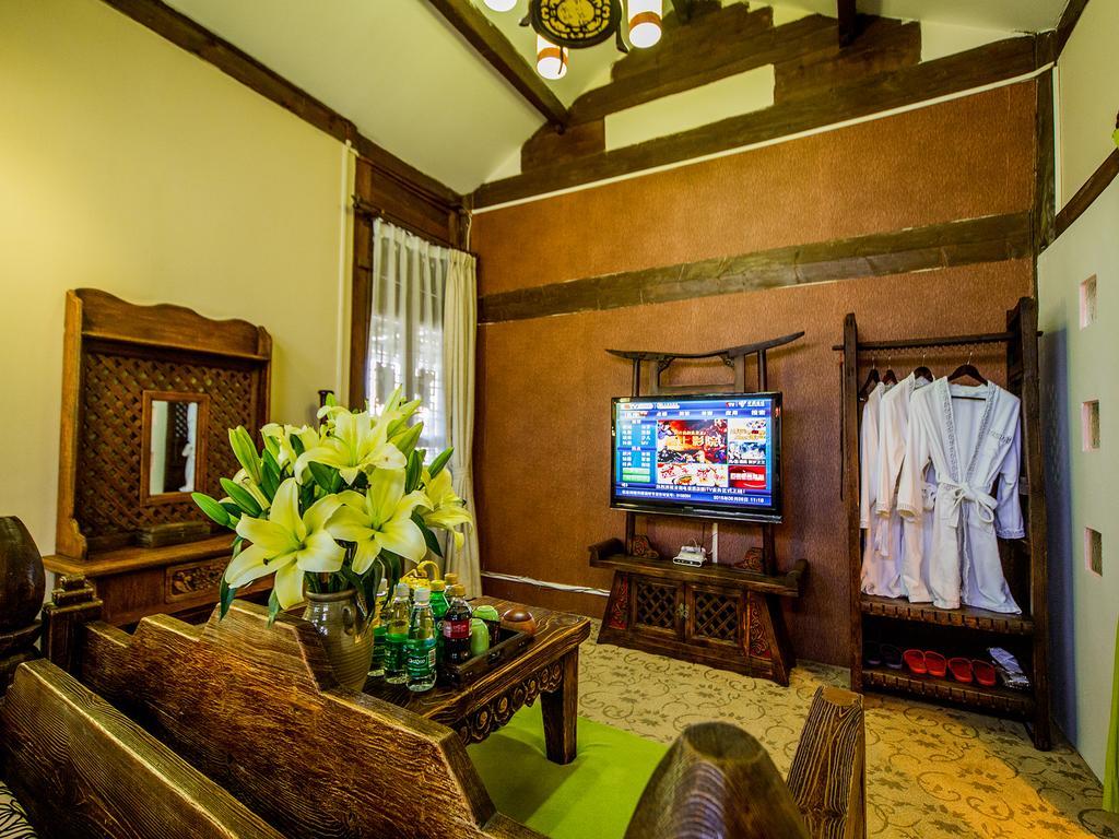 Old Tree Boutique Guesthouse Лицзян Экстерьер фото