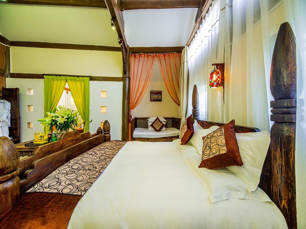 Old Tree Boutique Guesthouse Лицзян Экстерьер фото