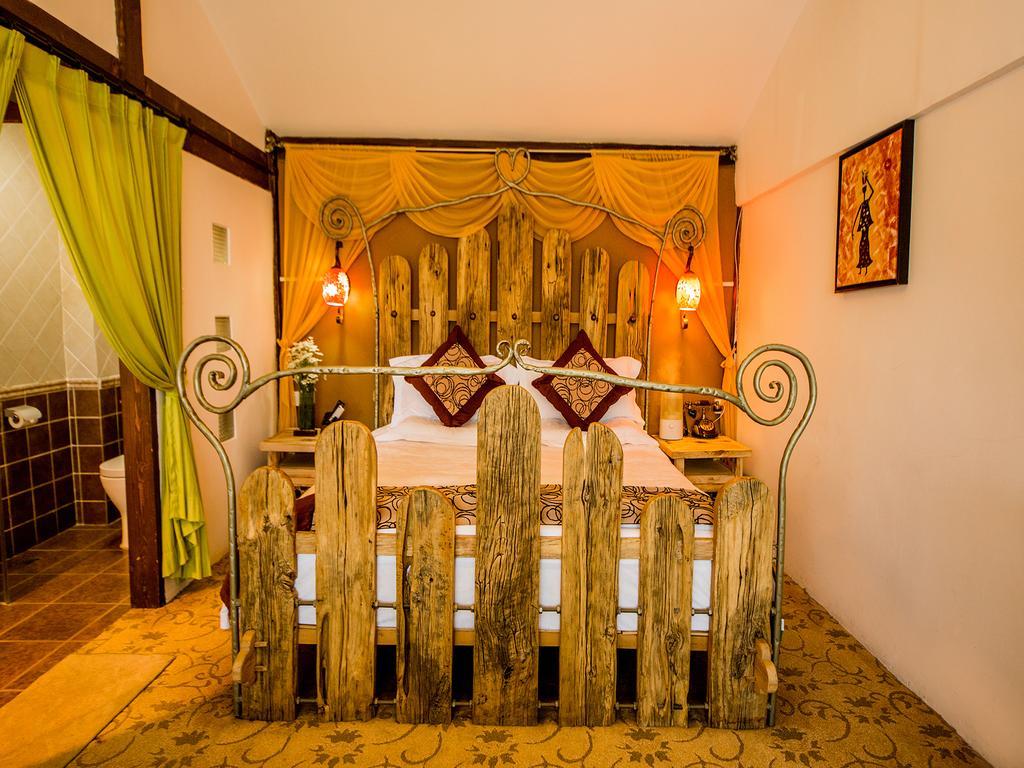 Old Tree Boutique Guesthouse Лицзян Экстерьер фото